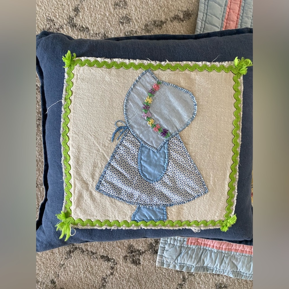 Handmade 49”/34” Crib Sunbonnet Quilt & Throw Pillow - Picture 6 of 8